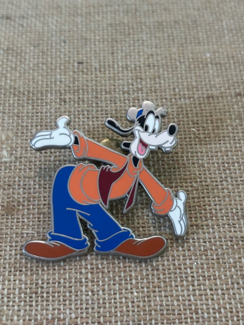 Disney Goofy Celebrate Everyday Ear Hat Arms Wide Open Pin